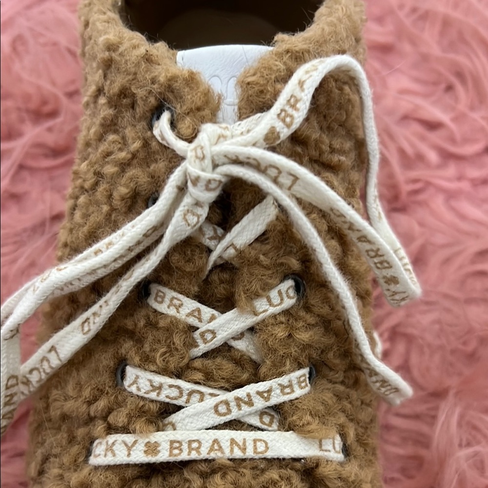 Lucky Brand Teddy Bear Brown and White Sneakers Casual Low-Top - Picture 9 of 13
